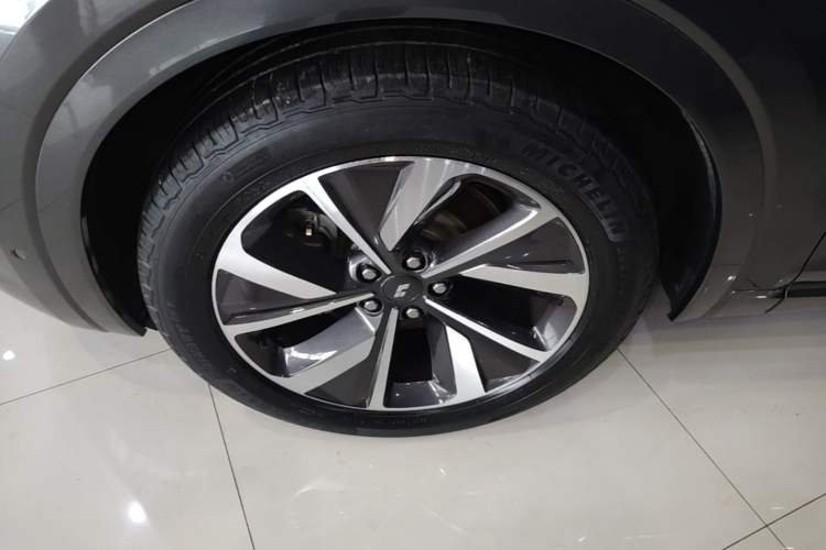 Used Li Auto ONE 2021 Extended-Range 6-Seater Version Left Front Wheel Hub