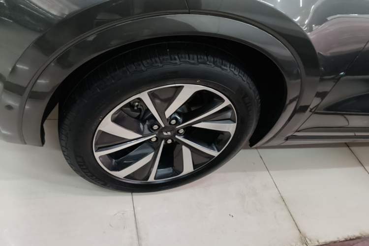 Used Li Auto ONE 2021 Extended-Range 6-Seater Version Left Front Wheel Hub