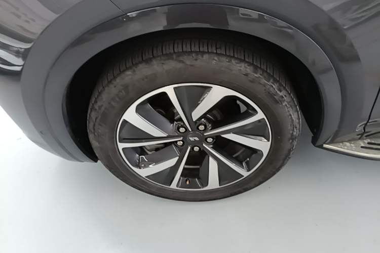 Used Li Auto ONE 2021 Extended-Range 6-Seater Version Left Front Wheel Hub