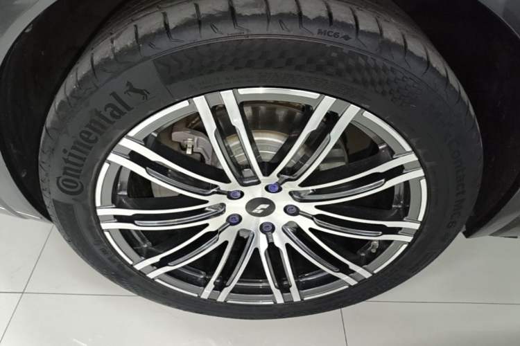Used Li Auto ONE 2021 Extended-Range 6-Seater Version Left Front Wheel Hub
