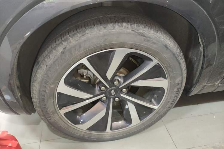 Used Li Auto ONE 2021 Extended-Range 6-Seater Version Left Front Wheel Hub