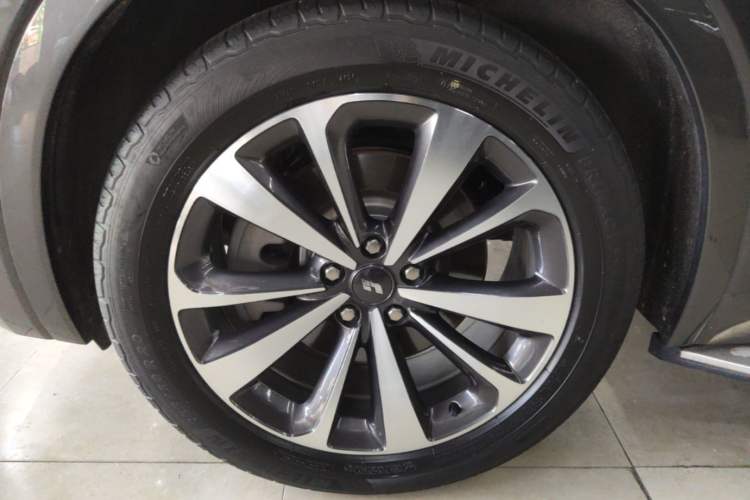 Used Li Auto ONE 2021 Extended-Range 6-Seater Version Left Front Wheel Hub