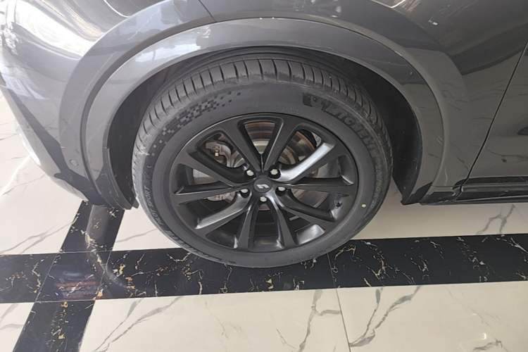 Used Li Auto ONE 2021 Extended-Range 6-Seater Version Left Front Wheel Hub