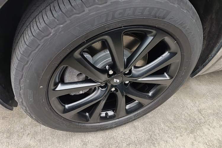 Used Li Auto ONE 2021 Extended-Range 6-Seater Version Left Front Wheel Hub