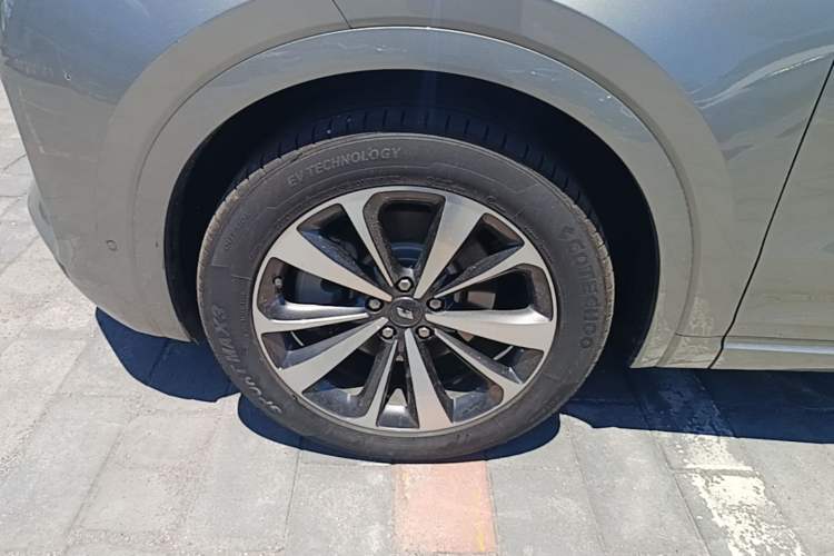 Used Li Auto ONE 2021 Extended-Range 6-Seater Version Left Front Wheel Hub