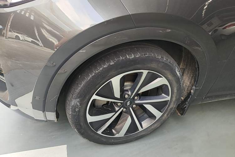 Used Li Auto ONE 2021 Extended-Range 6-Seater Version Left Front Wheel Hub