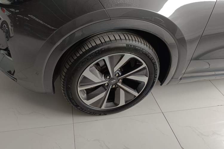 Used Li Auto ONE 2021 Extended-Range 6-Seater Version Left Front Wheel Hub
