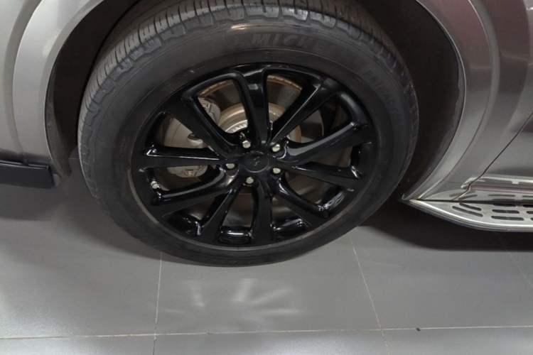 Used Li Auto ONE 2021 Extended-Range 6-Seater Version Left Front Wheel Hub