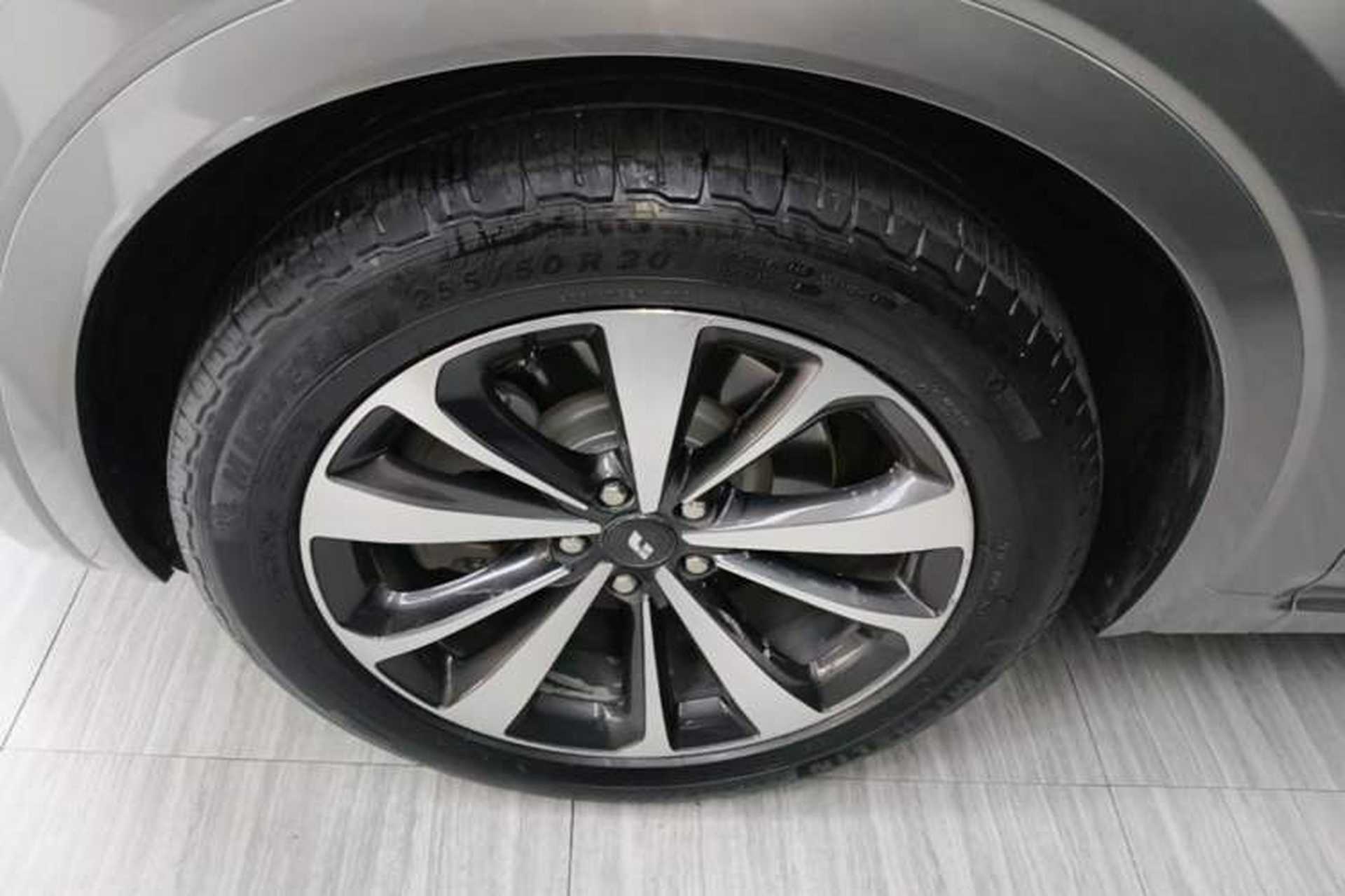Used Li Auto ONE 2021 Extended-Range 6-Seater Version Left Front Wheel Hub