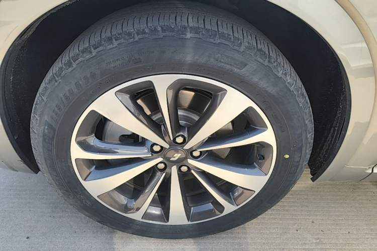Used Li Auto ONE 2021 Extended-Range 6-Seater Version Left Front Wheel Hub
