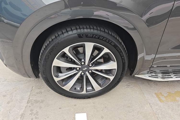 Used Li Auto ONE 2021 Extended-Range 6-Seater Version Left Front Wheel Hub