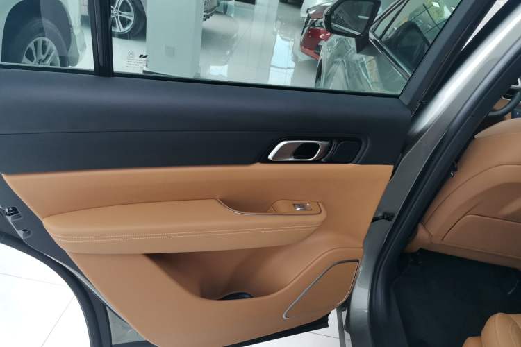 Used Li Auto ONE 2021 Extended-Range 6-Seater Version Left Rear Door Interior