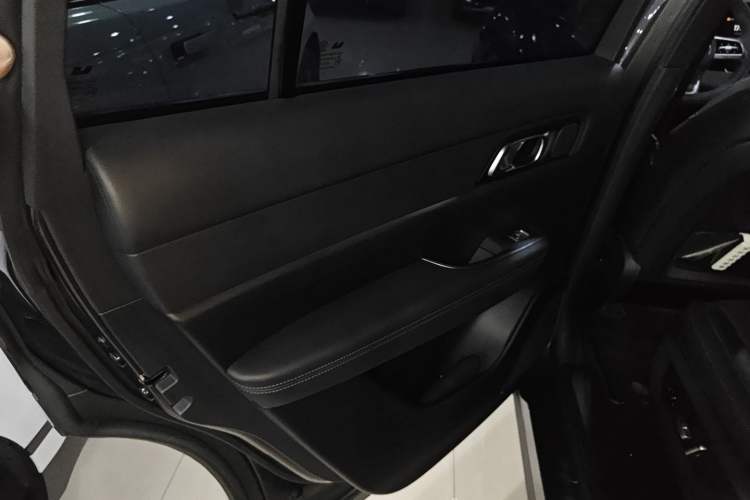Used Li Auto ONE 2021 Extended-Range 6-Seater Version Left Rear Door Interior