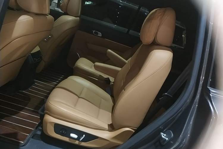 Used Li Auto ONE 2021 Extended-Range 6-Seater Version Left Rear Seat