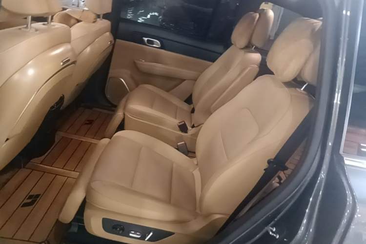Used Li Auto ONE 2021 Extended-Range 6-Seater Version Left Rear Seat