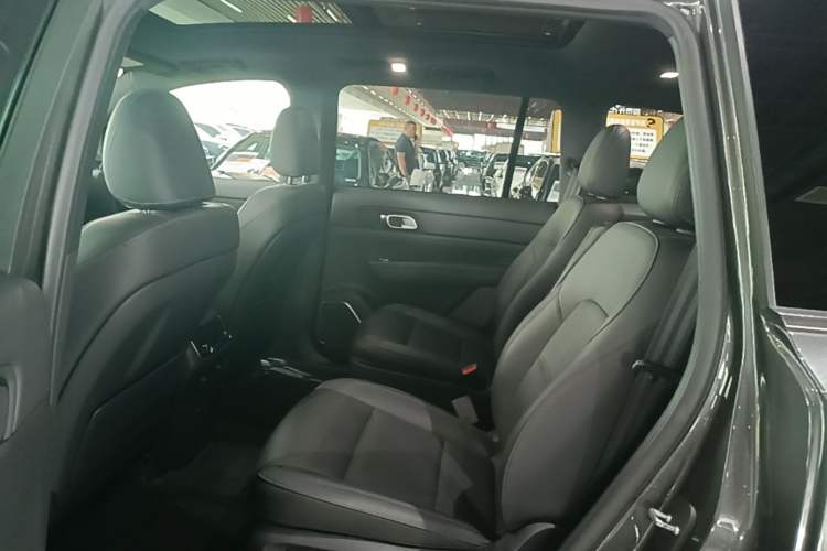 Used Li Auto ONE 2021 Extended-Range 6-Seater Version Left Rear Seat