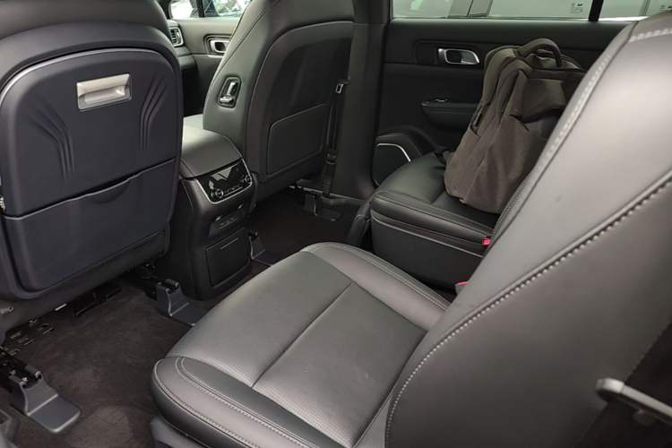 Used Li Auto ONE 2021 Extended-Range 6-Seater Version Left Rear Seat