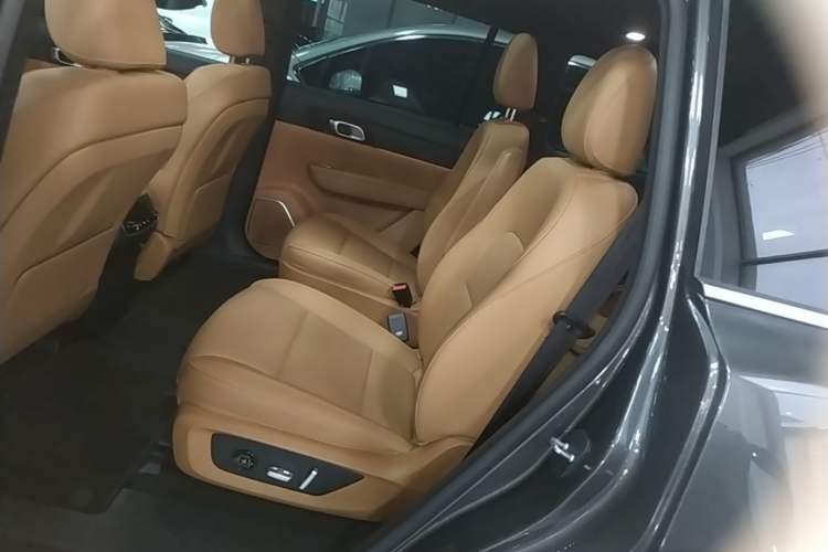Used Li Auto ONE 2021 Extended-Range 6-Seater Version Left Rear Seat