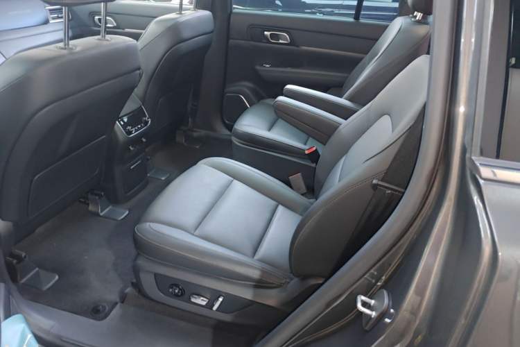 Used Li Auto ONE 2021 Extended-Range 6-Seater Version Left Rear Seat
