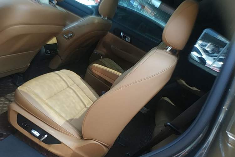 Used Li Auto ONE 2021 Extended-Range 6-Seater Version Left Rear Seat