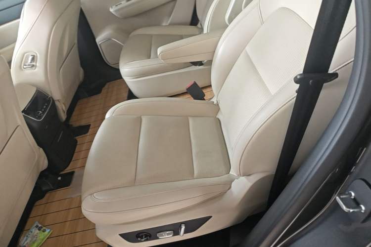 Used Li Auto ONE 2021 Extended-Range 6-Seater Version Left Rear Seat
