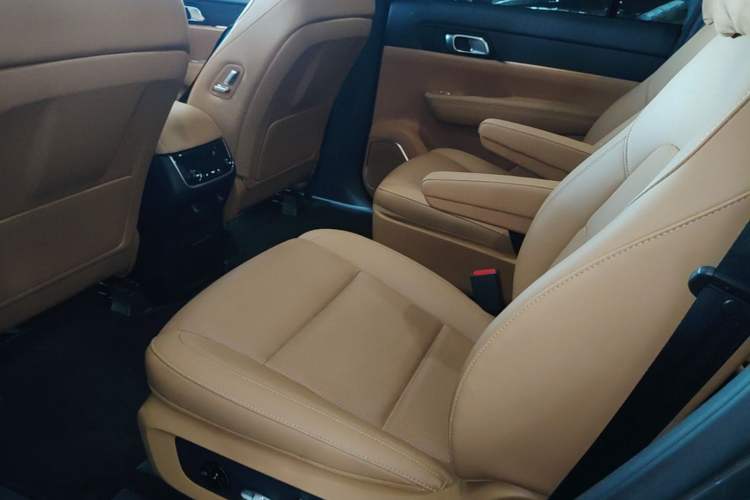 Used Li Auto ONE 2021 Extended-Range 6-Seater Version Left Rear Seat