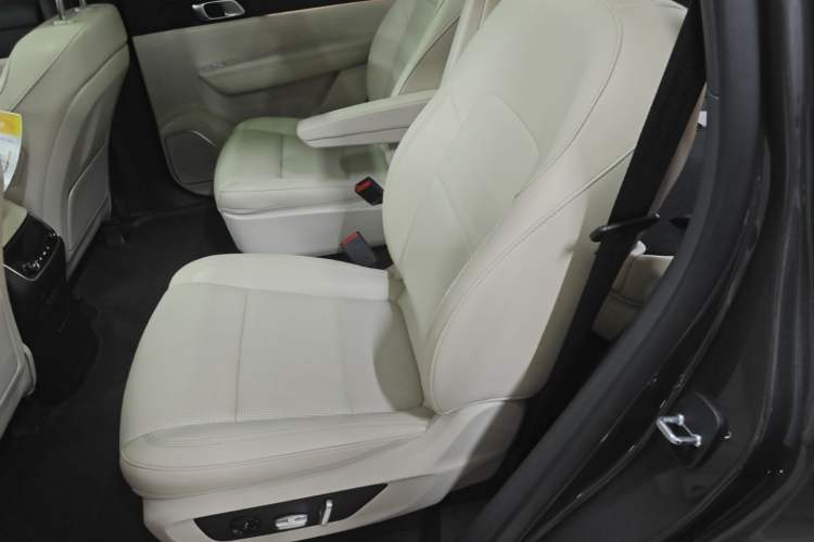 Used Li Auto ONE 2021 Extended-Range 6-Seater Version Left Rear Seat