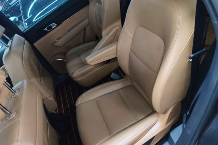 Used Li Auto ONE 2021 Extended-Range 6-Seater Version Left Rear Seat