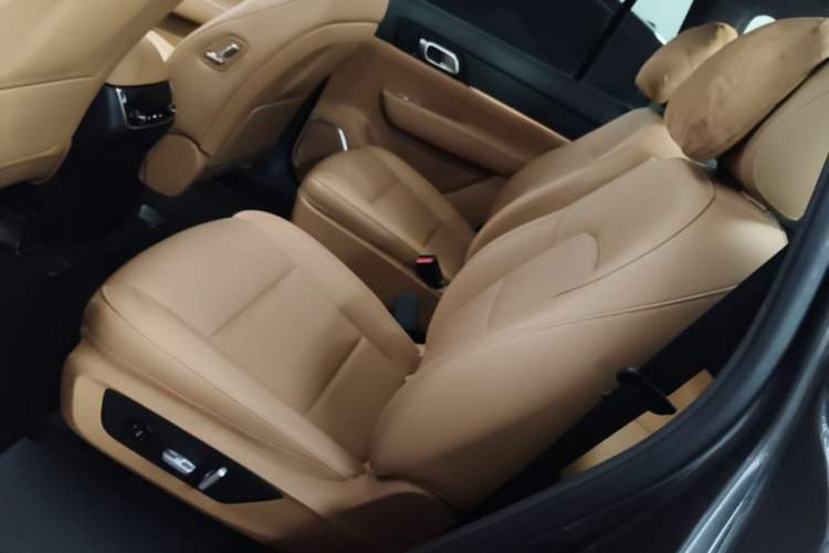 Used Li Auto ONE 2021 Extended-Range 6-Seater Version Left Rear Seat
