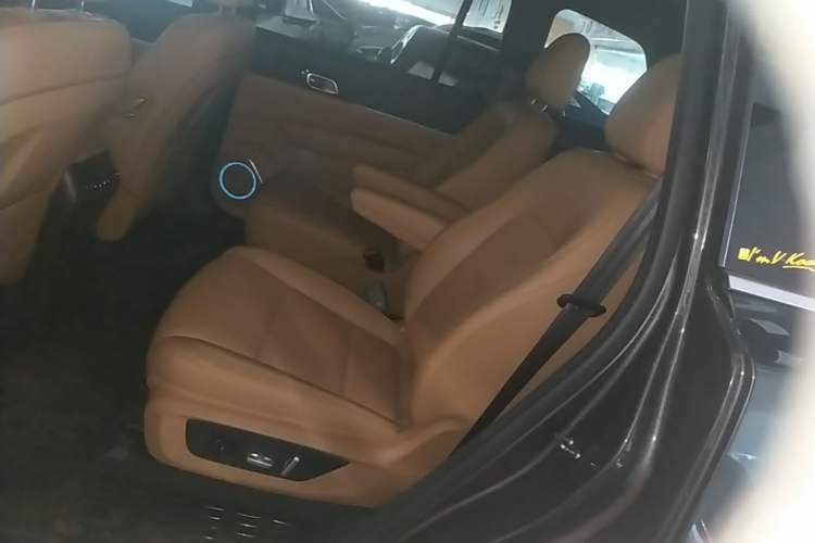 Used Li Auto ONE 2021 Extended-Range 6-Seater Version Left Rear Seat