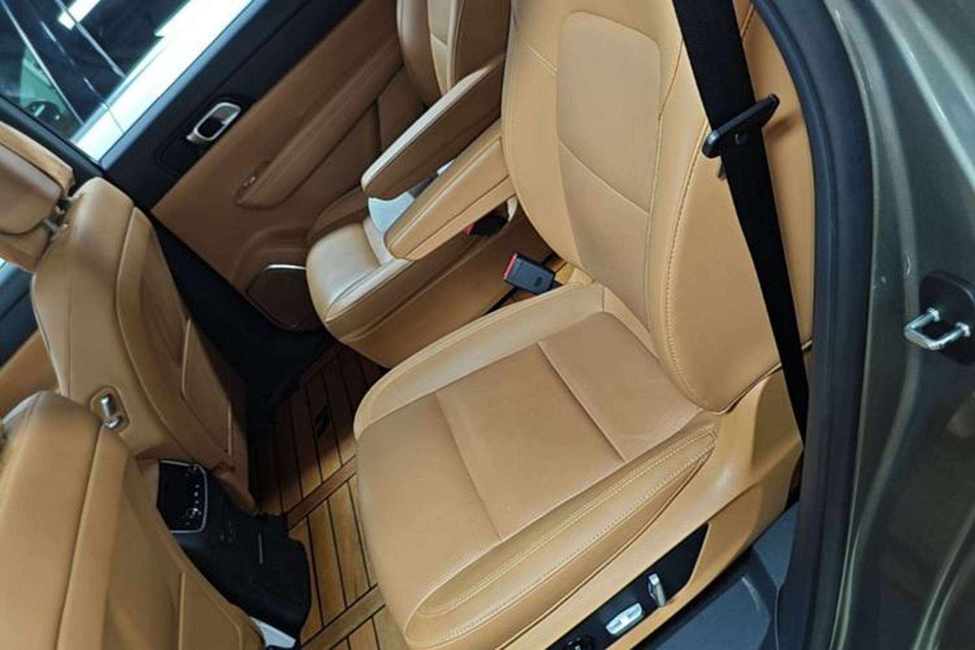 Used Li Auto ONE 2021 Extended-Range 6-Seater Version Left Rear Seat