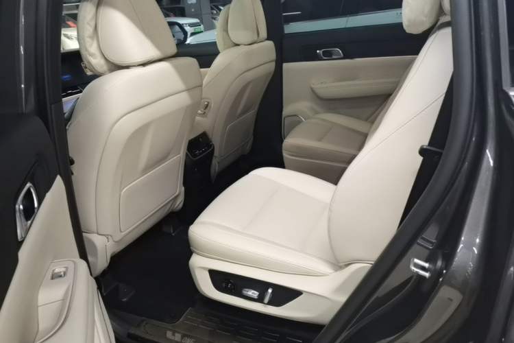 Used Li Auto ONE 2021 Extended-Range 6-Seater Version Left Rear Seat