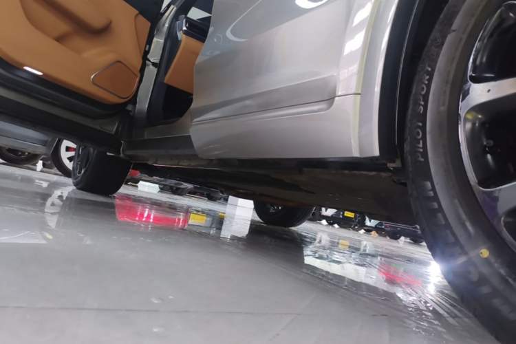 Used Li Auto ONE 2021 Extended-Range 6-Seater Version Left Side Sill