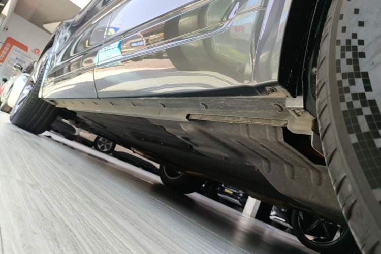 Used Li Auto ONE 2021 Extended-Range 6-Seater Version Left Side Sill