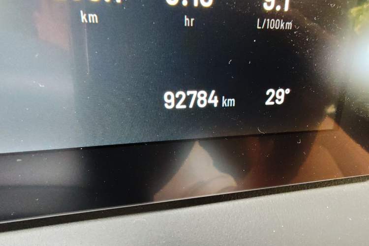 Used Li Auto ONE 2021 Extended-Range 6-Seater Version Odometer Close Up