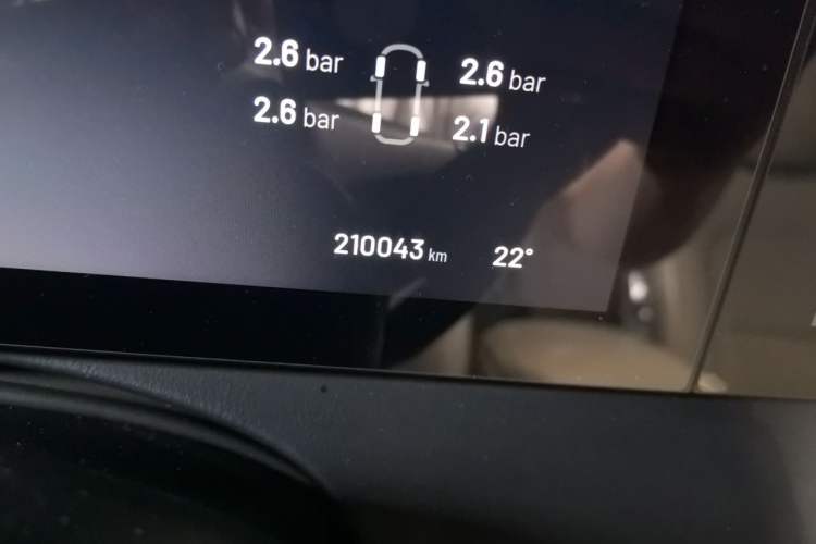 Used Li Auto ONE 2021 Extended-Range 6-Seater Version Odometer Close Up