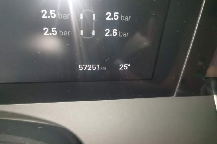 Used Li Auto ONE 2021 Extended-Range 6-Seater Version Odometer Close Up