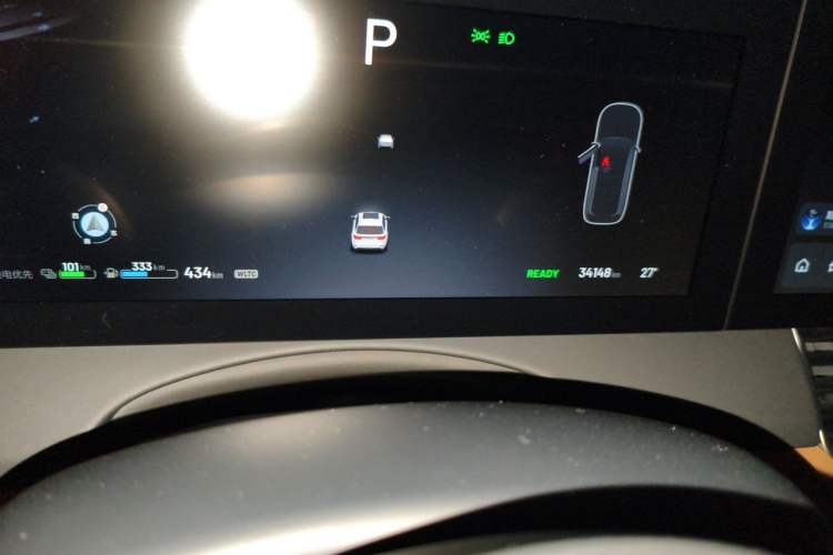 Used Li Auto ONE 2021 Extended-Range 6-Seater Version Odometer Close Up