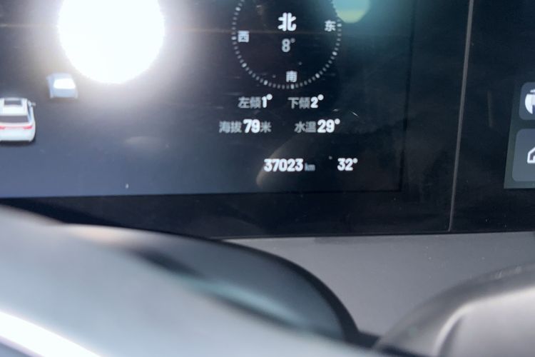 Used Li Auto ONE 2021 Extended-Range 6-Seater Version Odometer Close Up