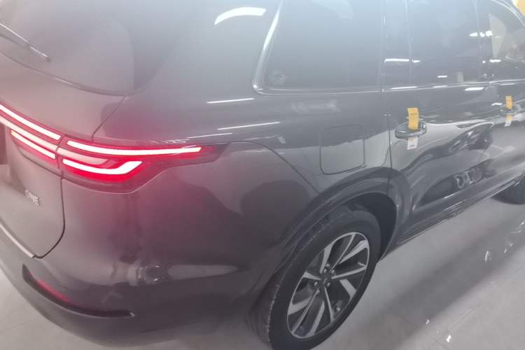Used Li Auto ONE 2021 Extended-Range 6-Seater Version Rear Right 45 Deg