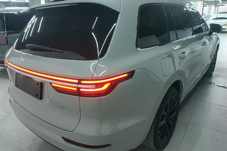 Used Li Auto ONE 2021 Extended-Range 6-Seater Version Rear Right 45 Deg