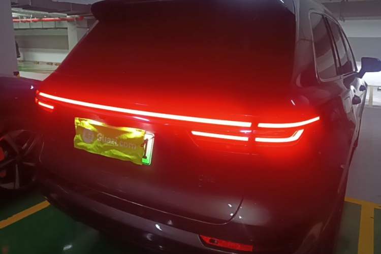 Used Li Auto ONE 2021 Extended-Range 6-Seater Version Rear Right 45 Deg