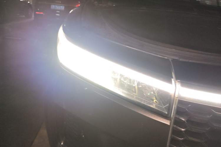 Used Li Auto ONE 2021 Extended-Range 6-Seater Version Right Front Headlight
