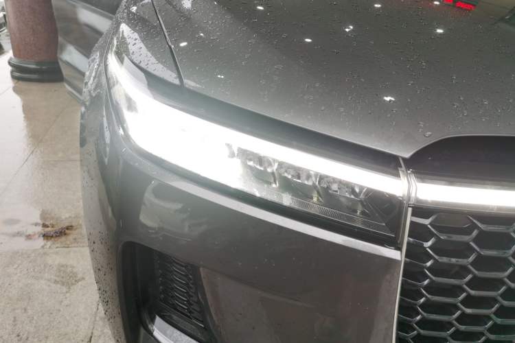 Used Li Auto ONE 2021 Extended-Range 6-Seater Version Right Front Headlight