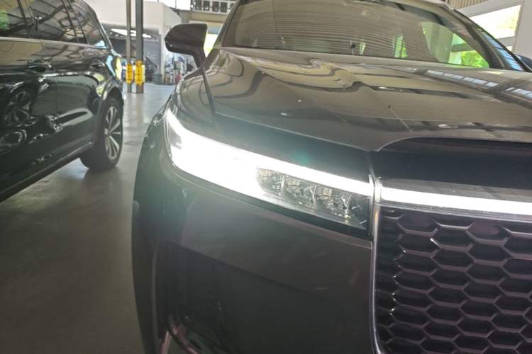 Used Li Auto ONE 2021 Extended-Range 6-Seater Version Right Front Headlight