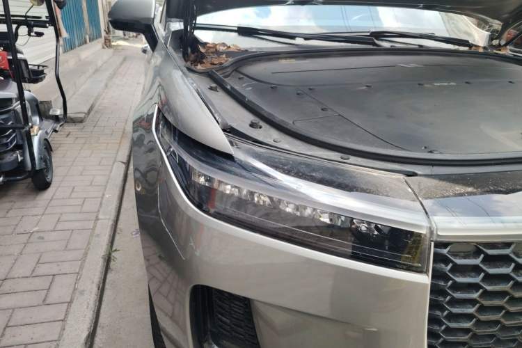 Used Li Auto ONE 2021 Extended-Range 6-Seater Version Right Front Headlight