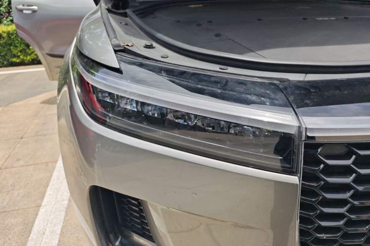 Used Li Auto ONE 2021 Extended-Range 6-Seater Version Right Front Headlight