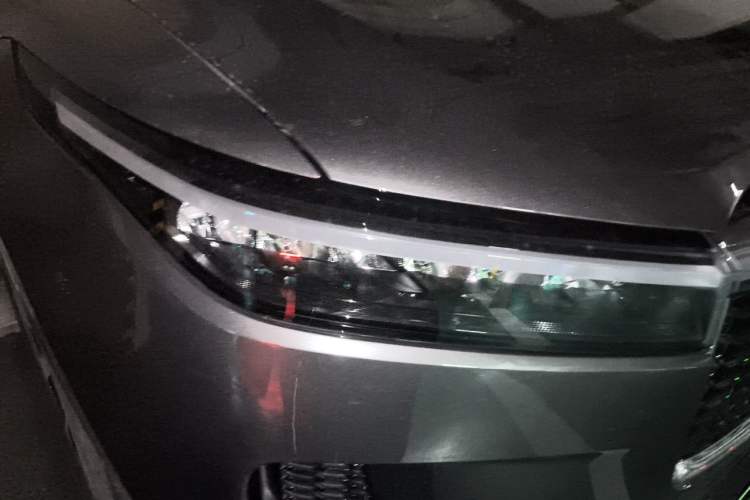Used Li Auto ONE 2021 Extended-Range 6-Seater Version Right Front Headlight