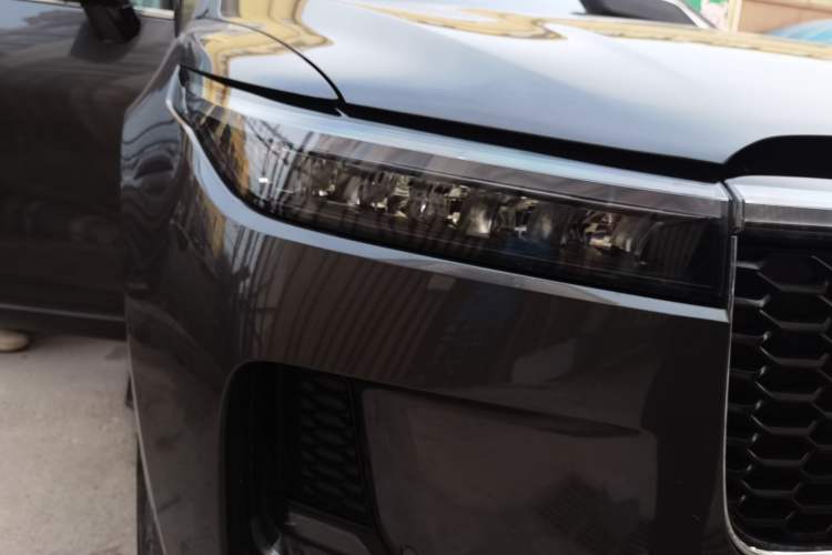Used Li Auto ONE 2021 Extended-Range 6-Seater Version Right Front Headlight