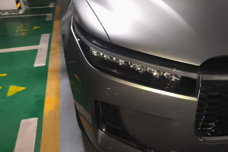 Used Li Auto ONE 2021 Extended-Range 6-Seater Version Right Front Headlight